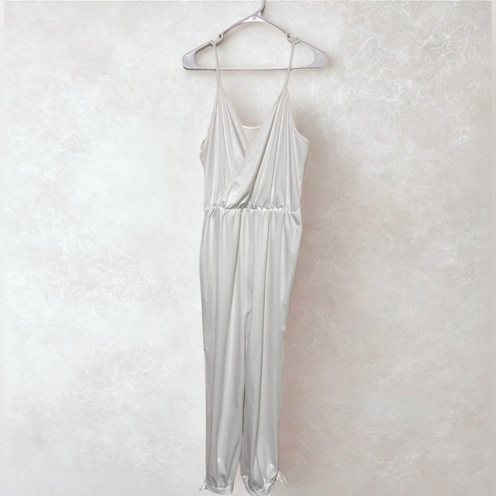 White romper with stretch, LG, fits like a MED - NWOT